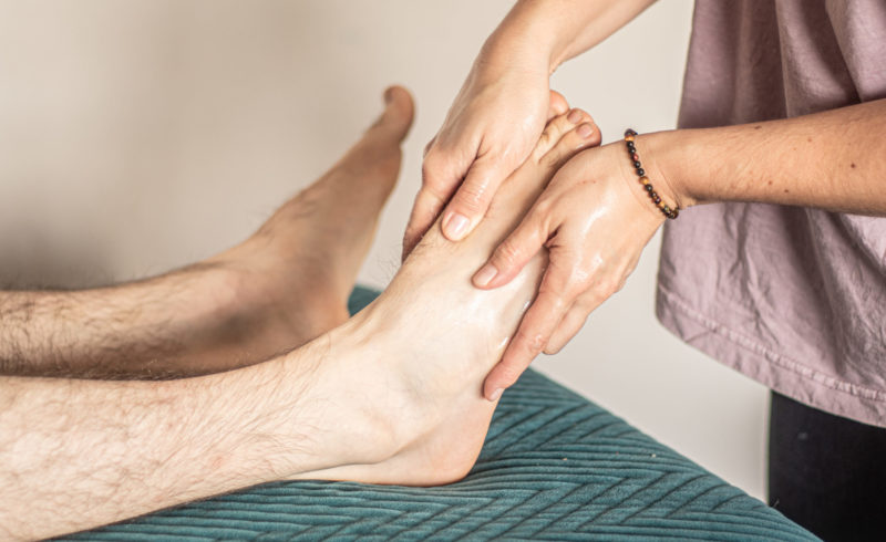Massage de réflexologie plantaire